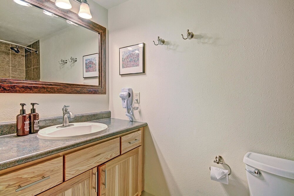 CM117H Copper Mtn Inn 1Br 1Ba Hotel Room