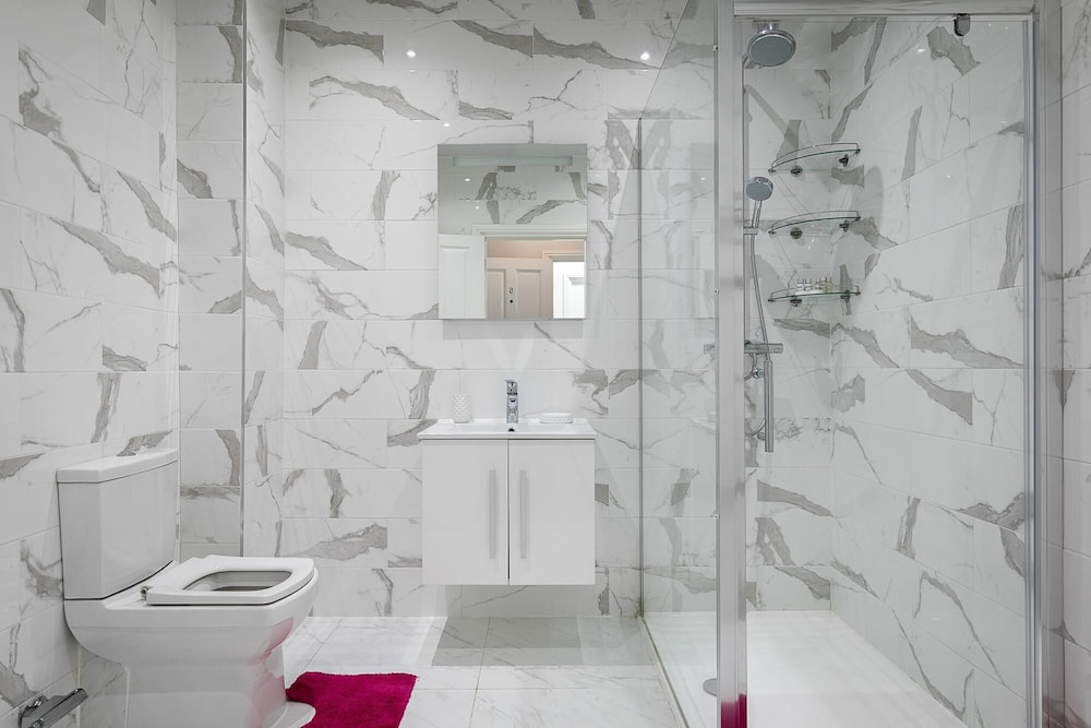 Penthouse Brand new on Cromwell Road