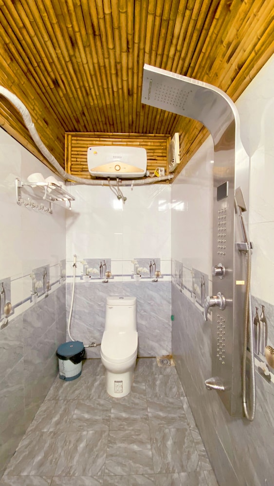 Quoc Khanh Bamboo Homestay - Hostel