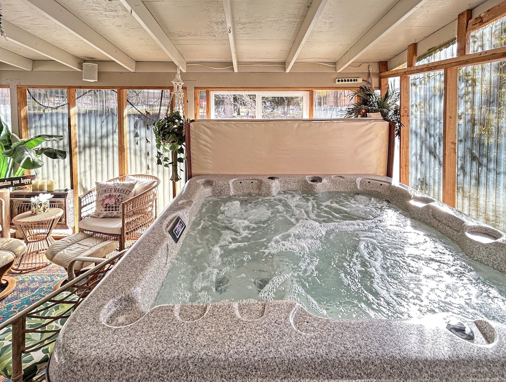Roaring Fork Retreat 3 Bedroom Home