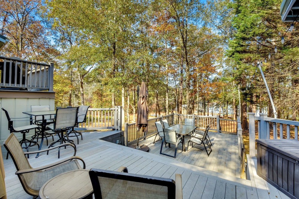 Waterfront Martin Home w/ Fire Pit & Large Deck