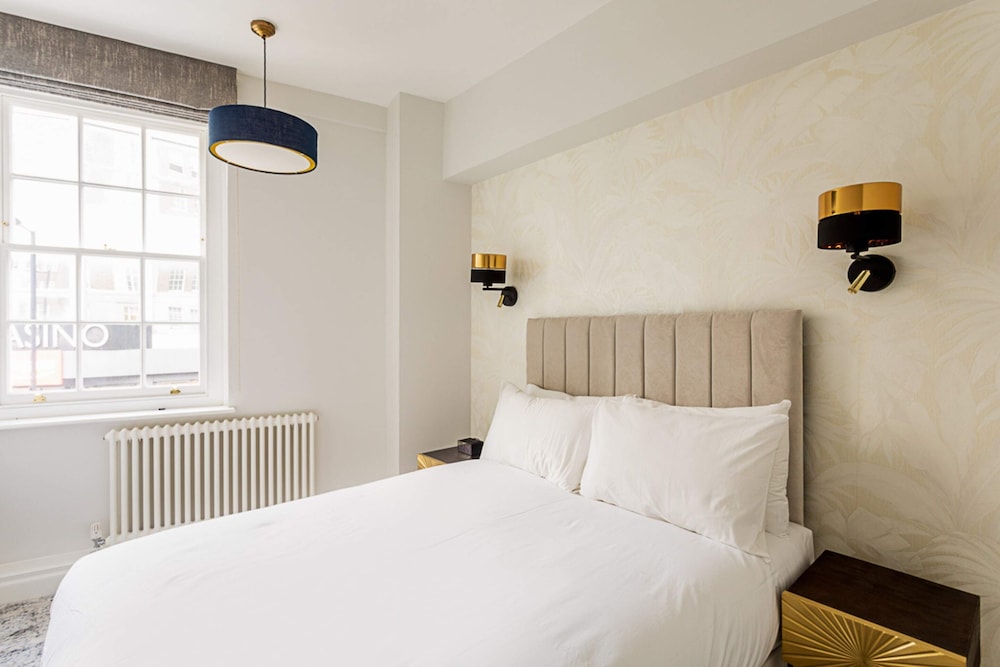 Modern Edgware Apartment