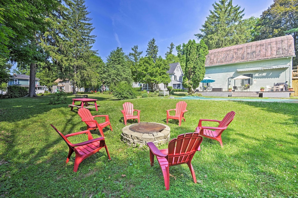 Historic Keuka Lake Estate in Hammondsport w/ Pool