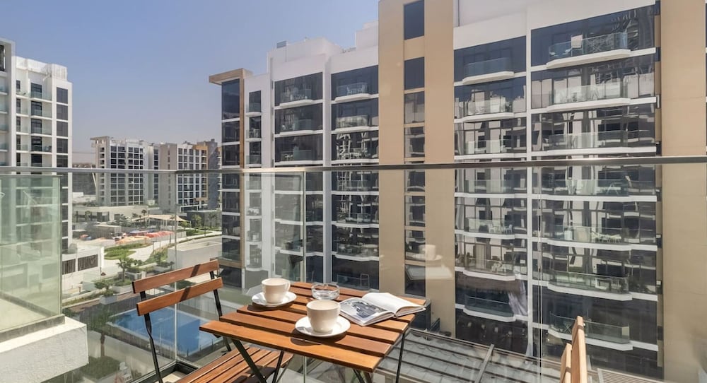 Elegant Studio w Balcony View Near Downtown Dubai