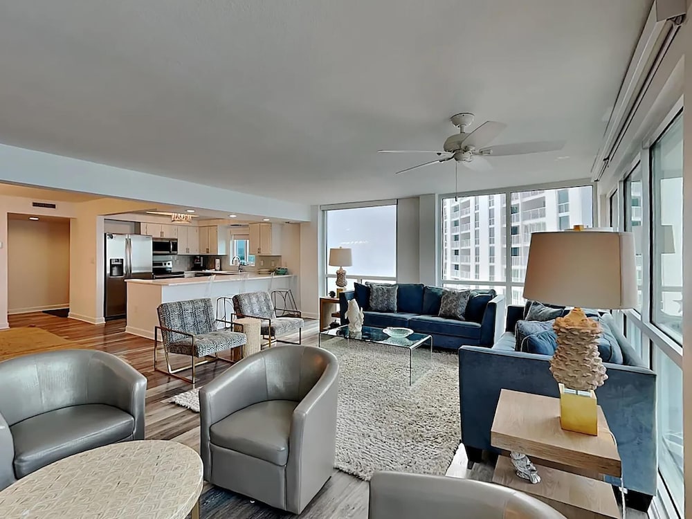 Shoreline Towers 1066