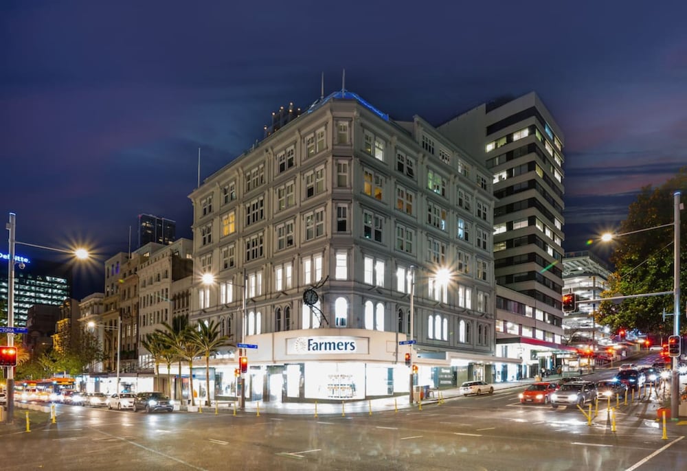 Chic & Spacious CBD Loft - 2 Beds & City view 4