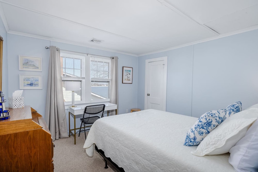 Beachfront Retreat - 5BR Home With Stunning Views