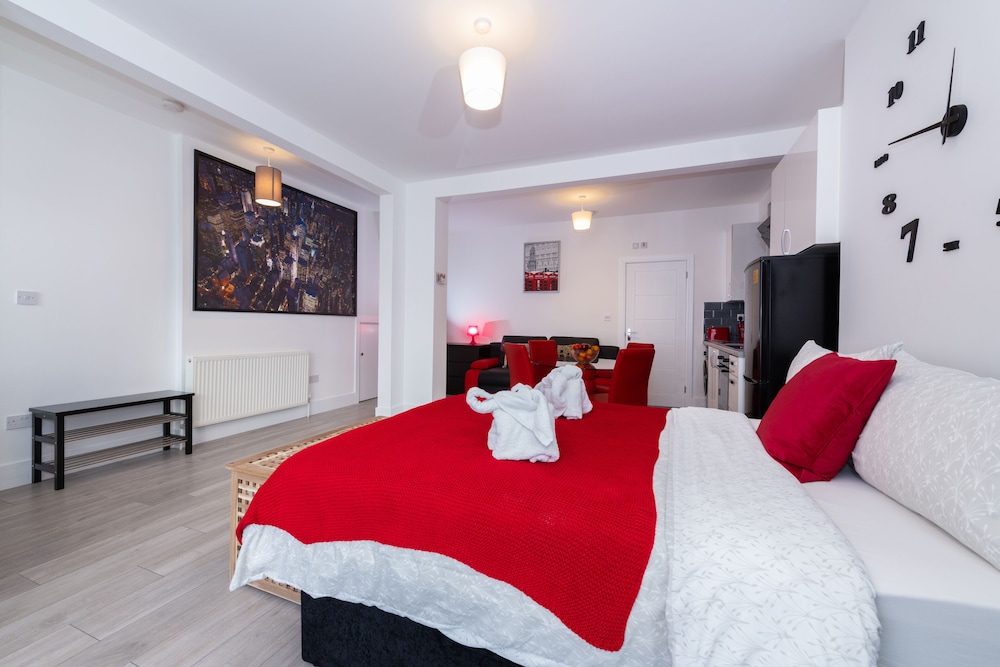Harrow Vacations - Modern studio in Harrow - Property Image 3