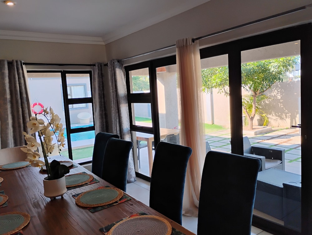 Petalite Villa Maun