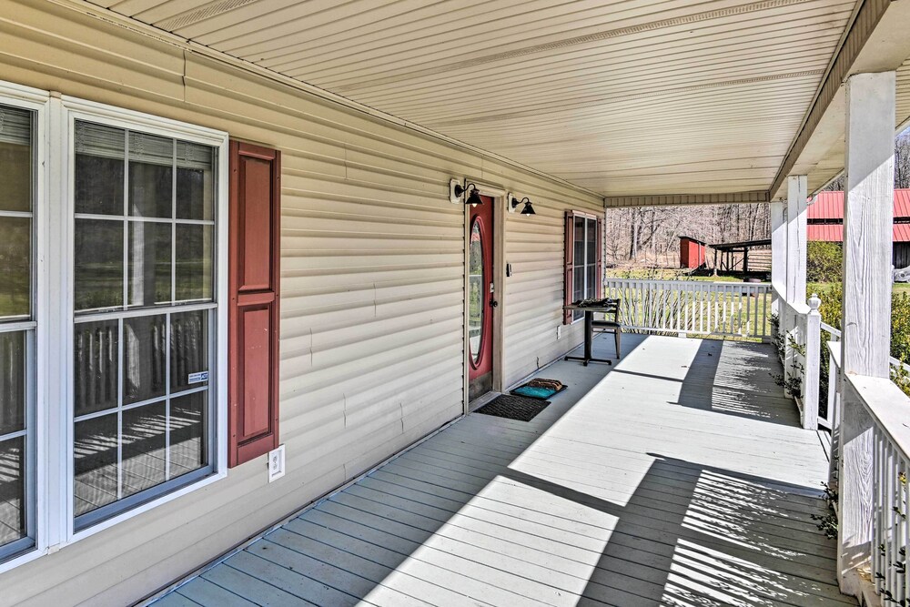 Lyles Peaceful Creekside Home: Hot Tub & Fire Pit view 4