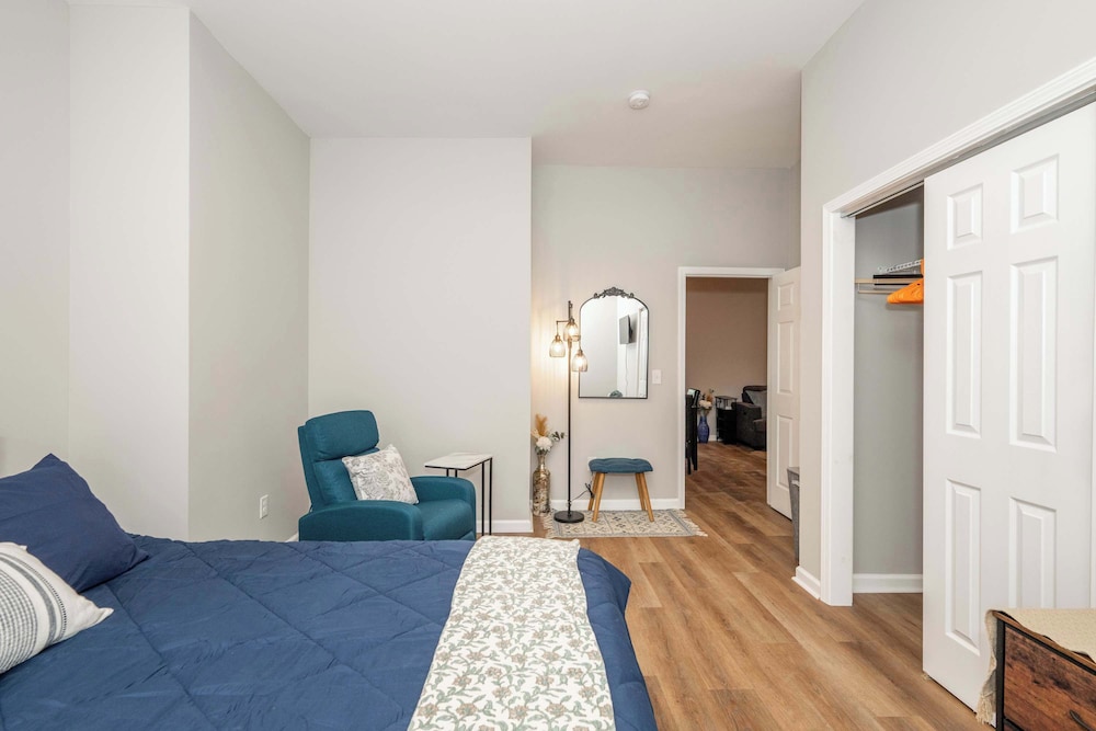 Queen City Retreat 1 - Cozy Home for 6 Near Attractions & Restaurants