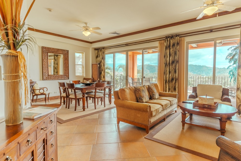 CR Luxury Montebello 1D 3 Bdrm