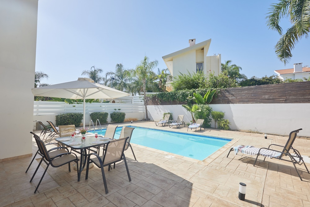 Protaras Holiday Villa Dv27