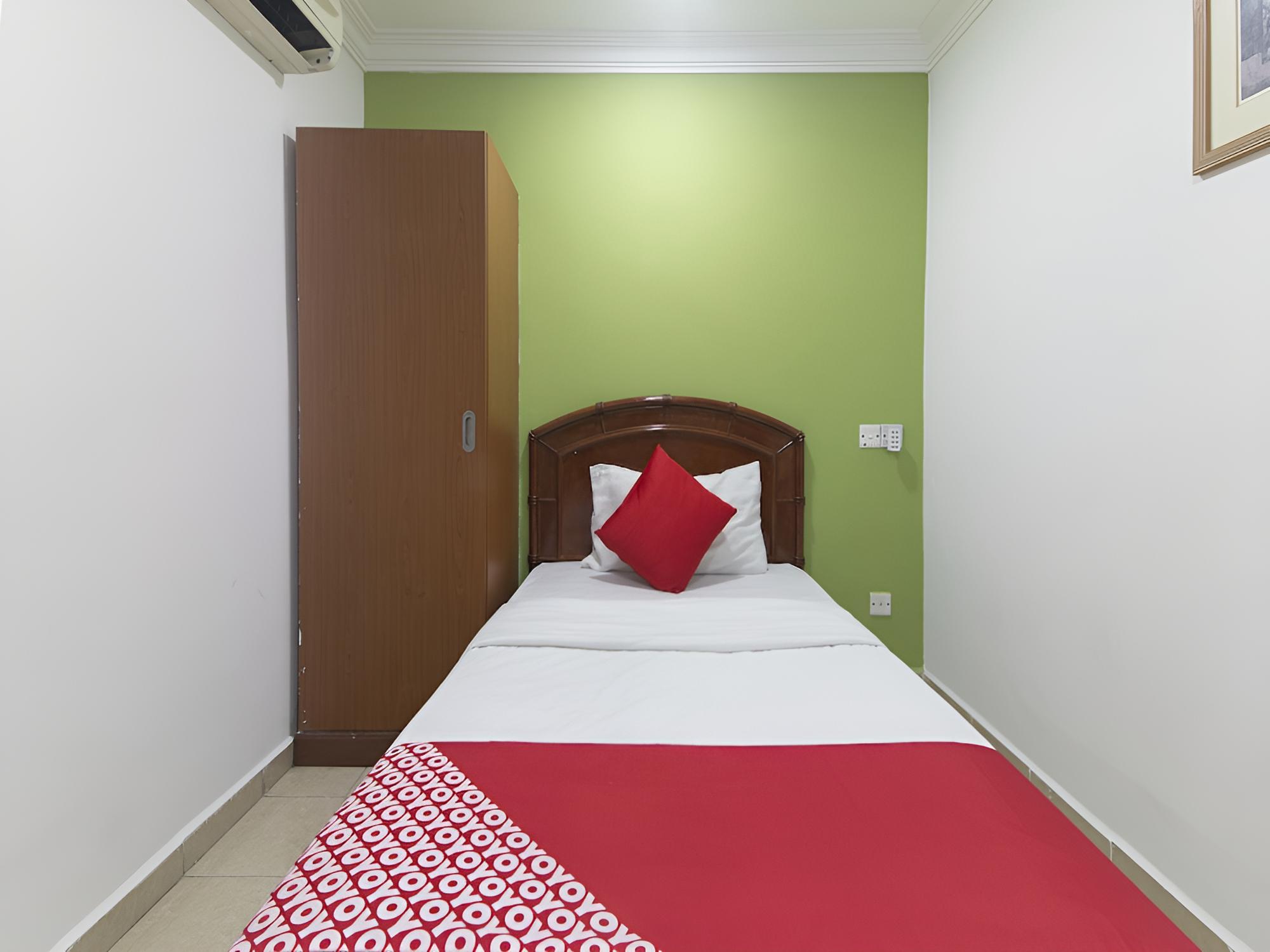 OYO 805 Hotel Run Star