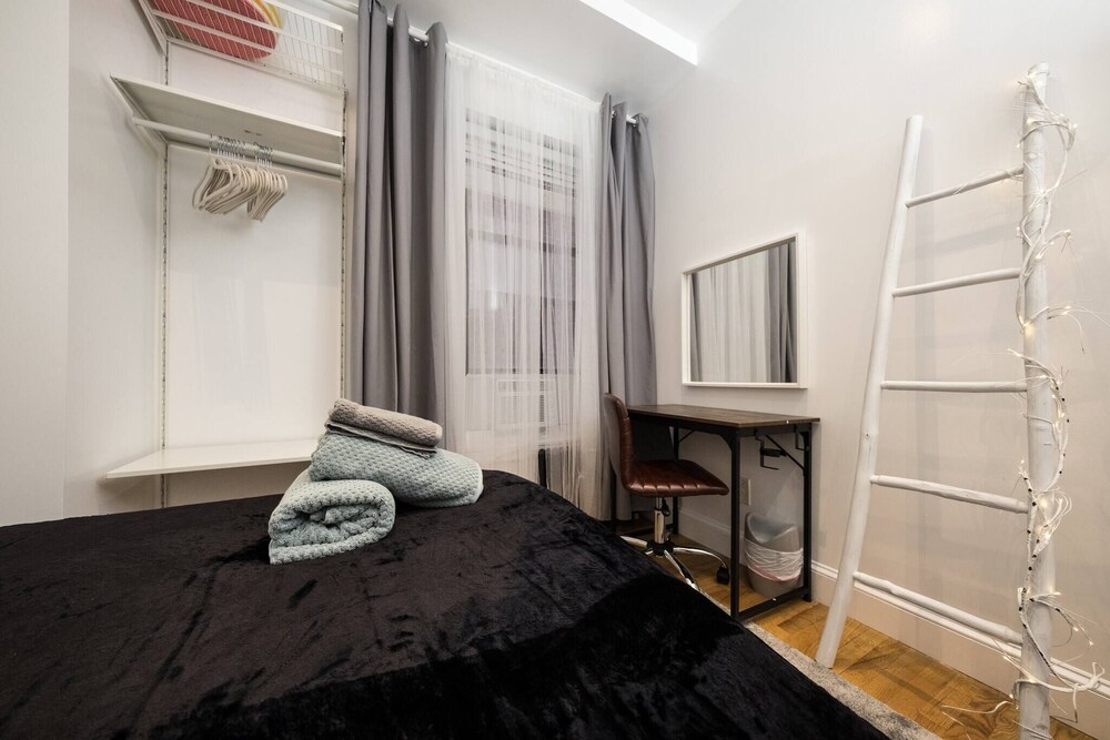 Lovely 4 Br Apt - 2 Blocks To Central Park West