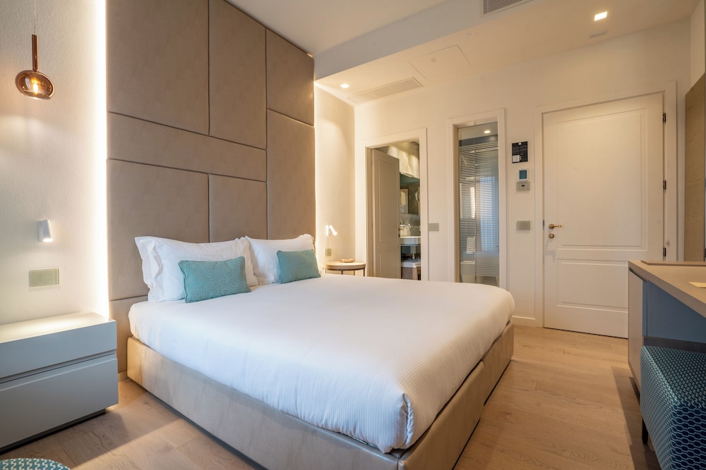 Anna Teresa Luxury