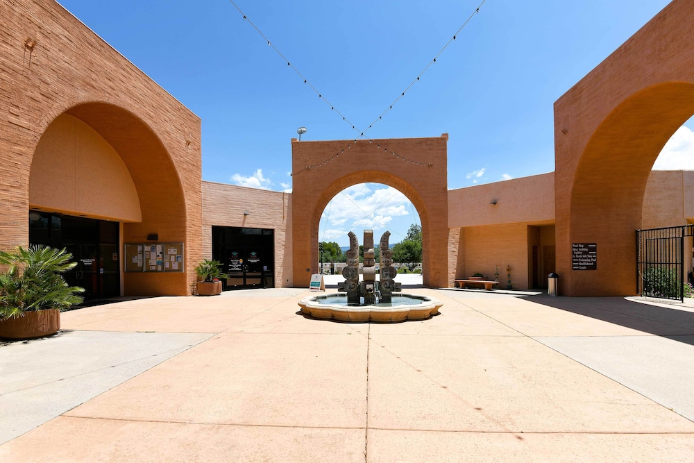 Green Valley Townhome w/ Resort Amenities! view 4