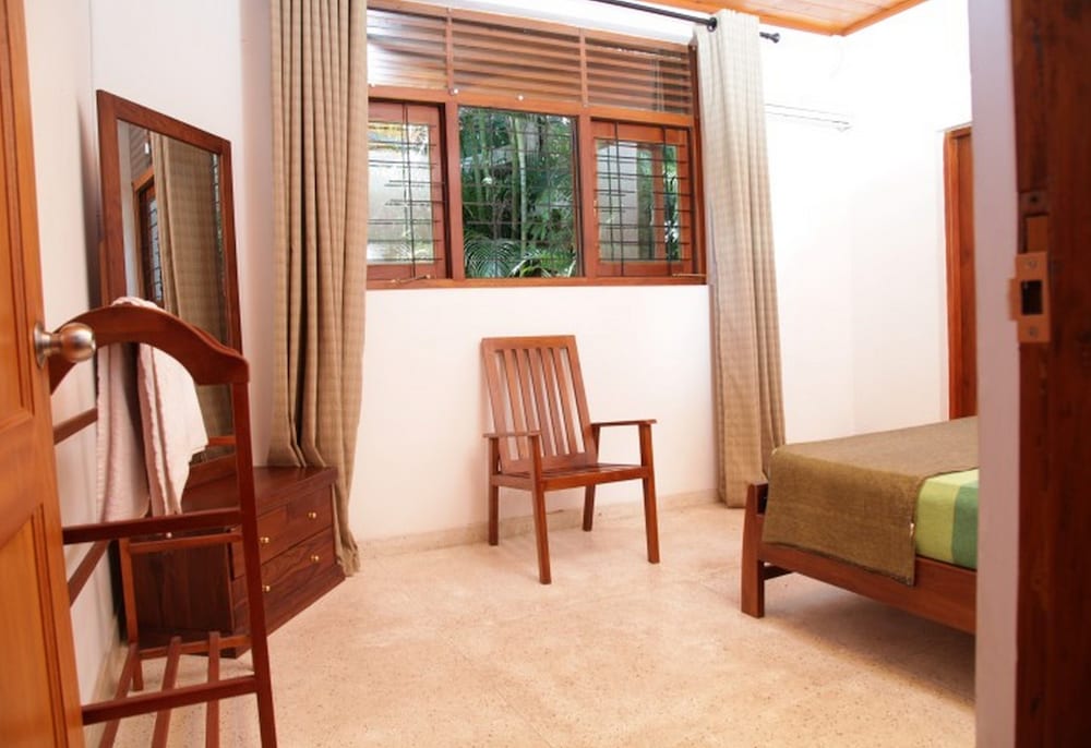 AA Circuit bungalow