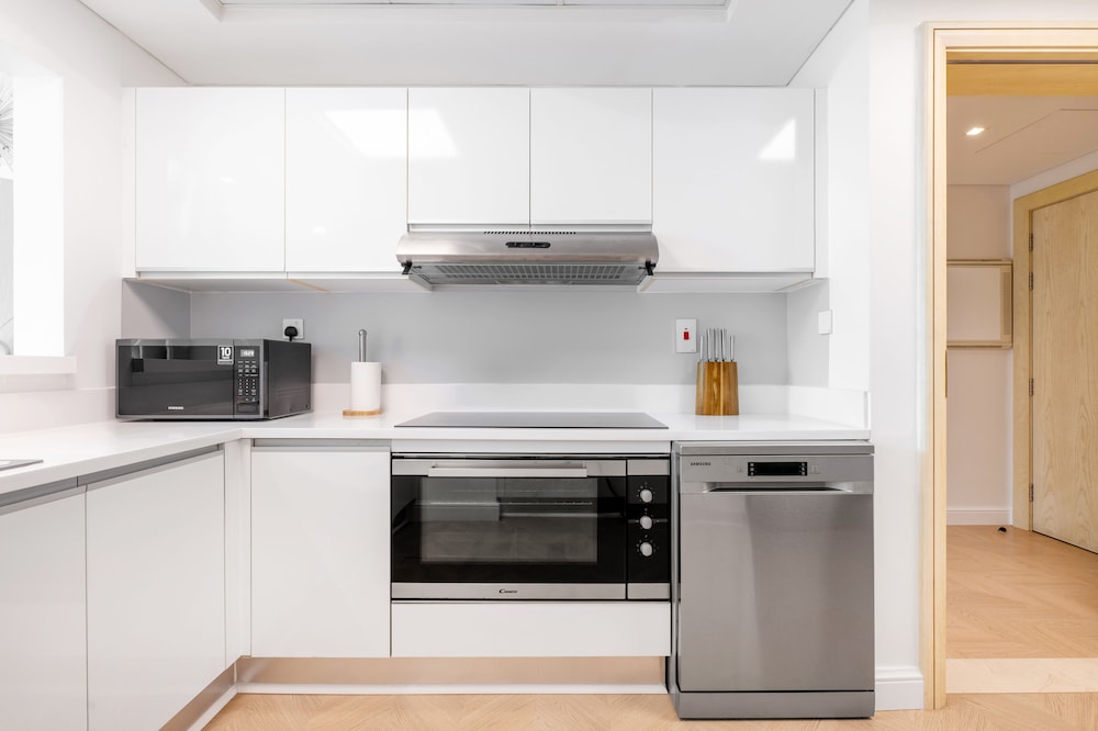 Al Bateen Ultra Luxe 5BR I Private Beach