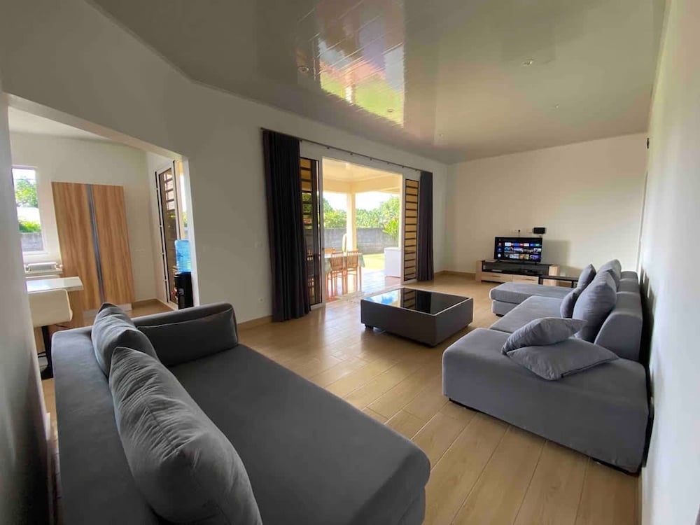 Fare Avea in Mahina With 3 Bedrooms and 2 Bathrooms