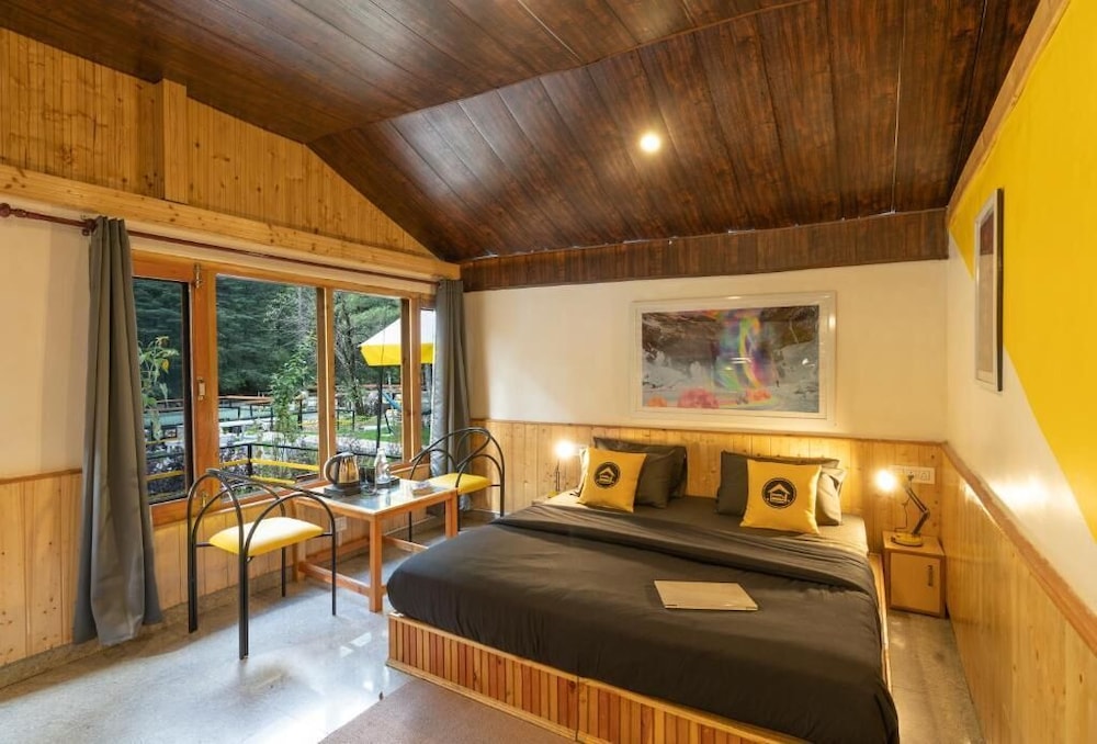 The Hosteller Kasol, Riverside
