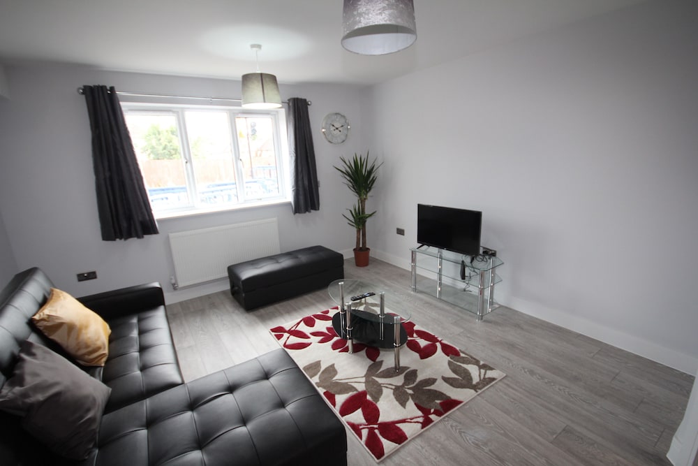 West Drayton Vacations - Holden Court - Property Image 10