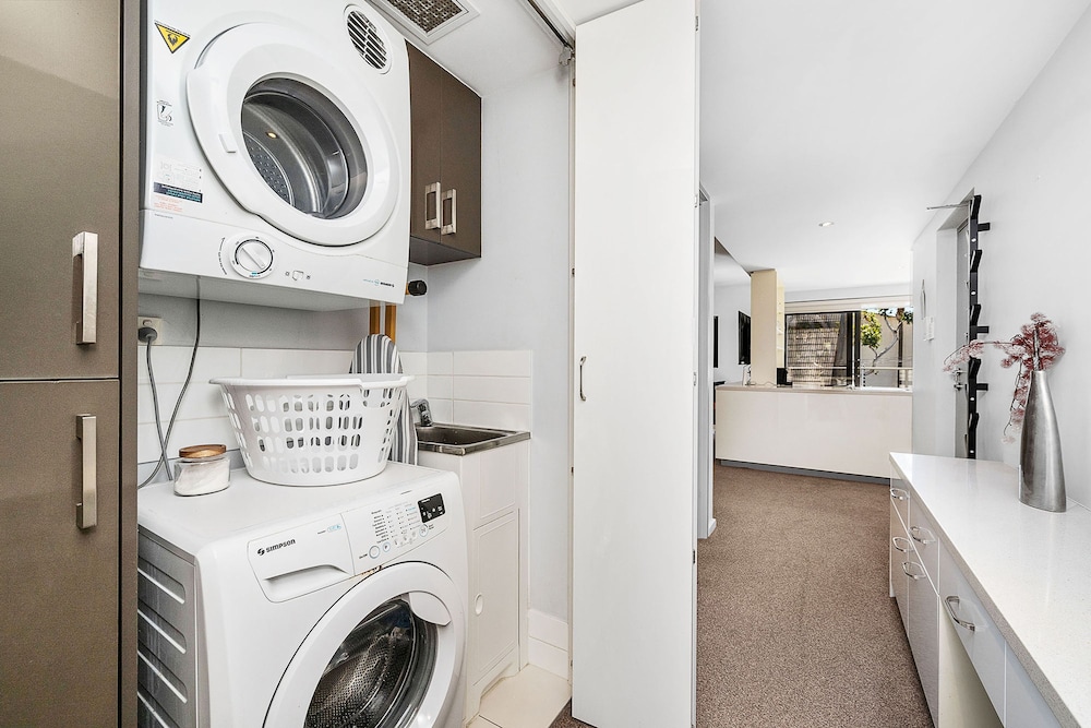 2bdr on Beaufort Street Parking - Mount Lawley