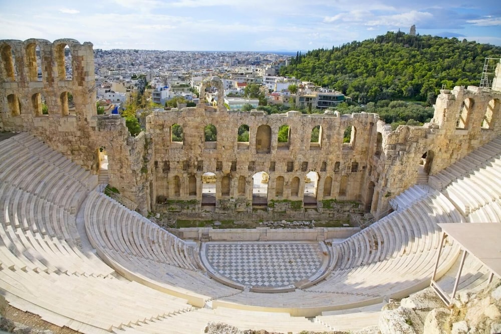 Your Home under the Acropolis Roofdeck
