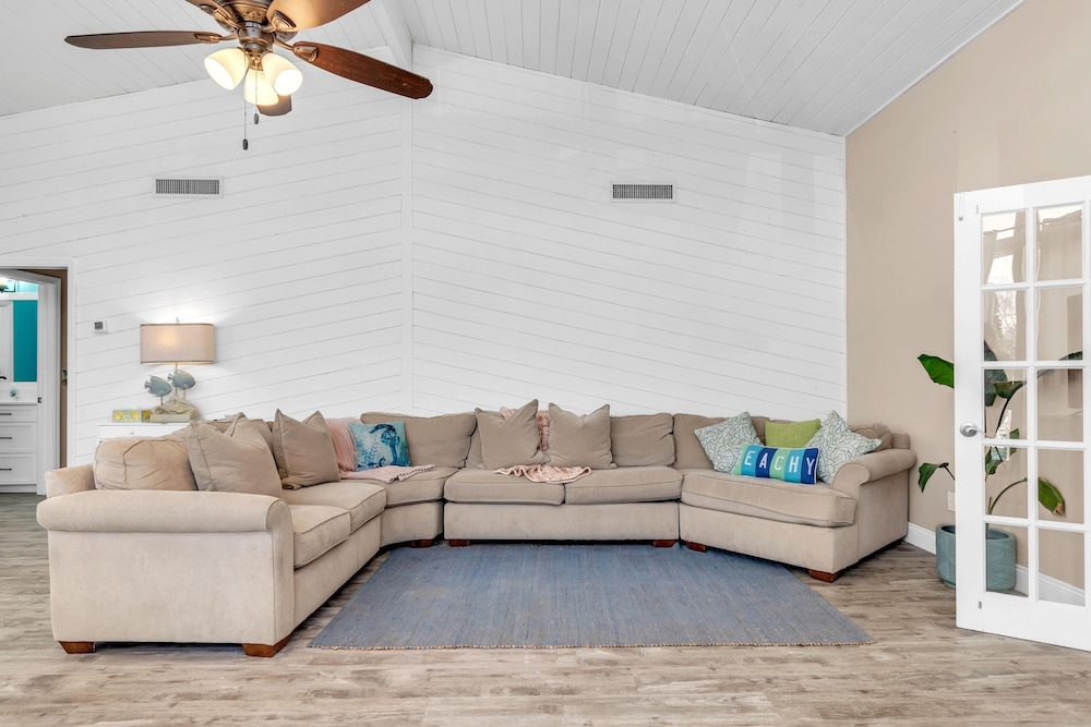 Bates Avenue House