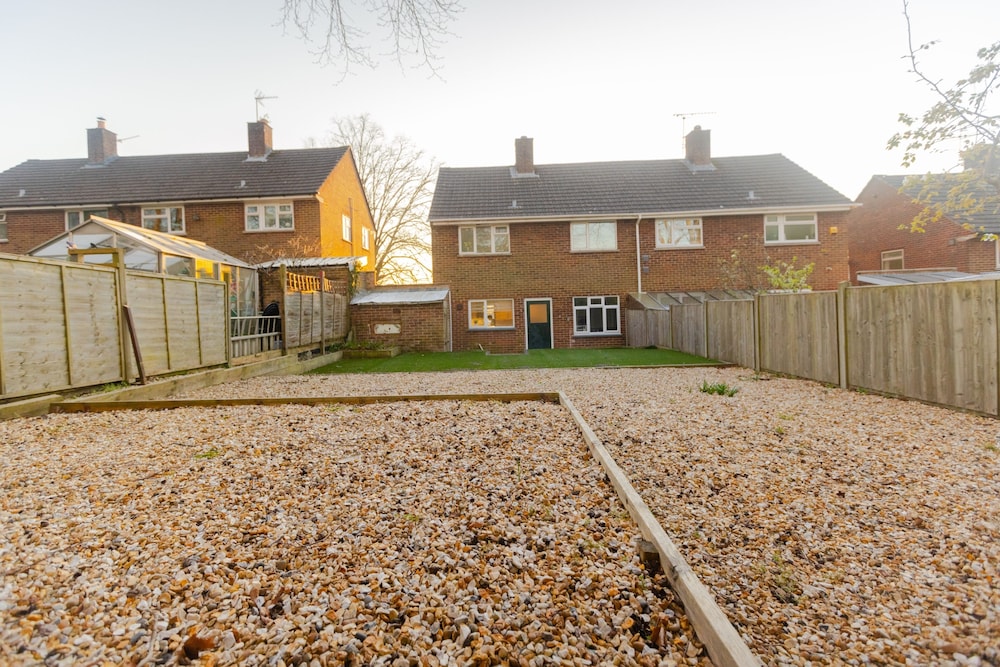 Winchester Retreat With 4 Bedrooms