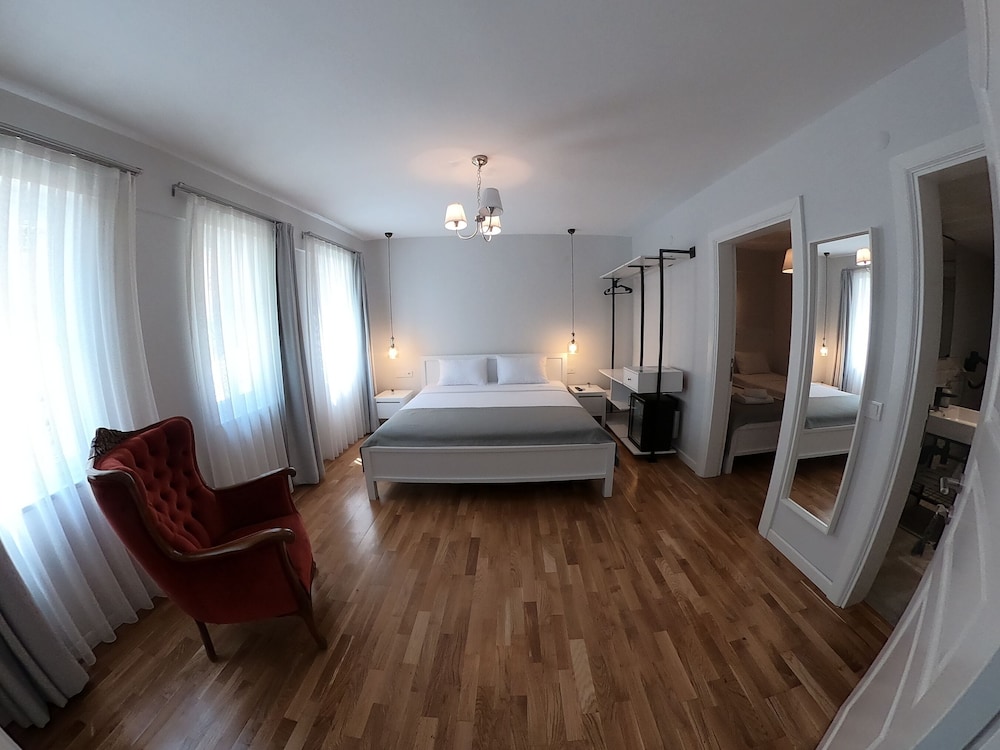 Mon Petit Otel - Image 22