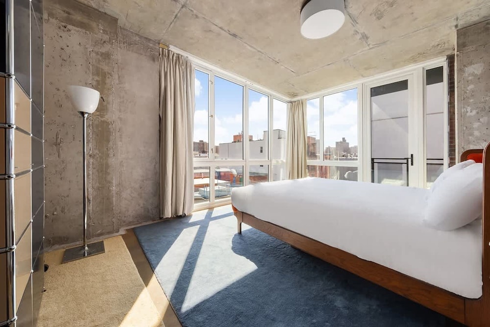 Houston by Rove Travel Patio Shared Rooftop