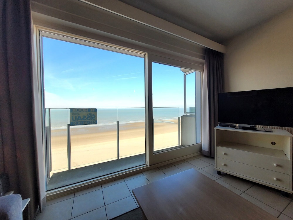 Apartment With Terrace in Middelkerke