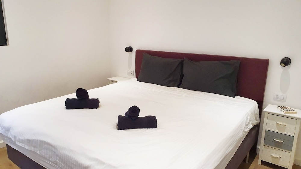 Brand New 2 Bedrooms Near the Beach TL55 view 3