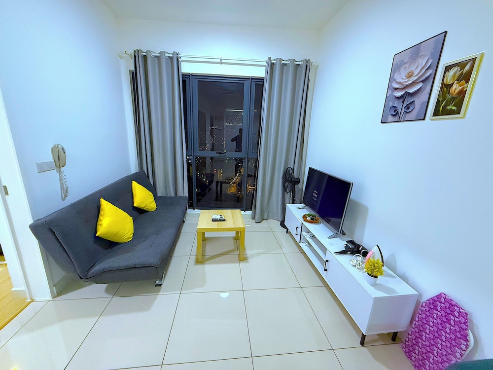 Continew Reidence By Rasbo Galaxy Suits