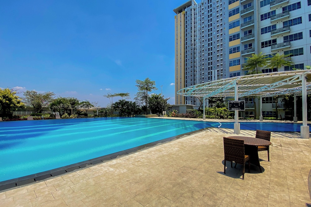 Comfy and Restful Studio at Springlake Summarecon Bekasi Apartment