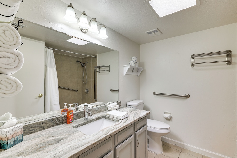 8 Mi to Old Town Scottsdale: Home w/ Private Pool! view 3