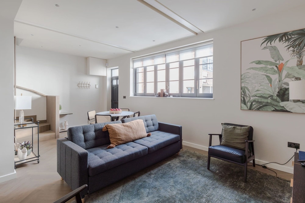 Parkside House - Regent s Park - by Frankie Says
