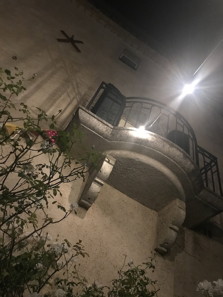 Photo 33