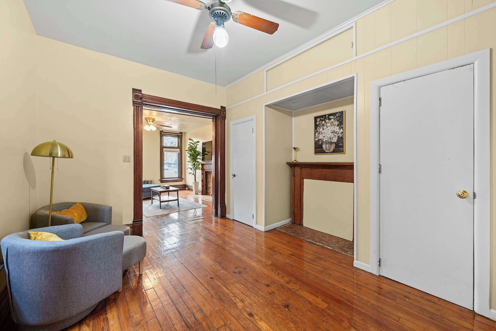 Vino & Vibes Villa Sleeps 6!