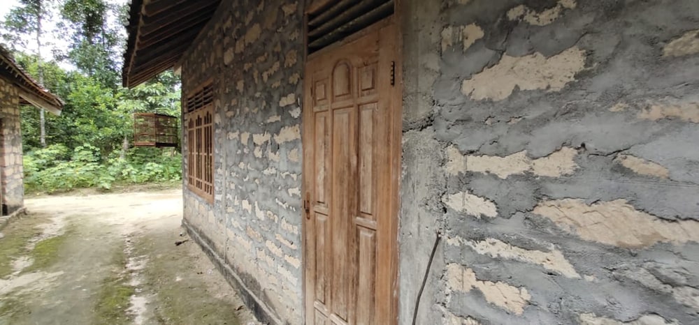 Natural Stone Homestay Syariah - Hostel view 5