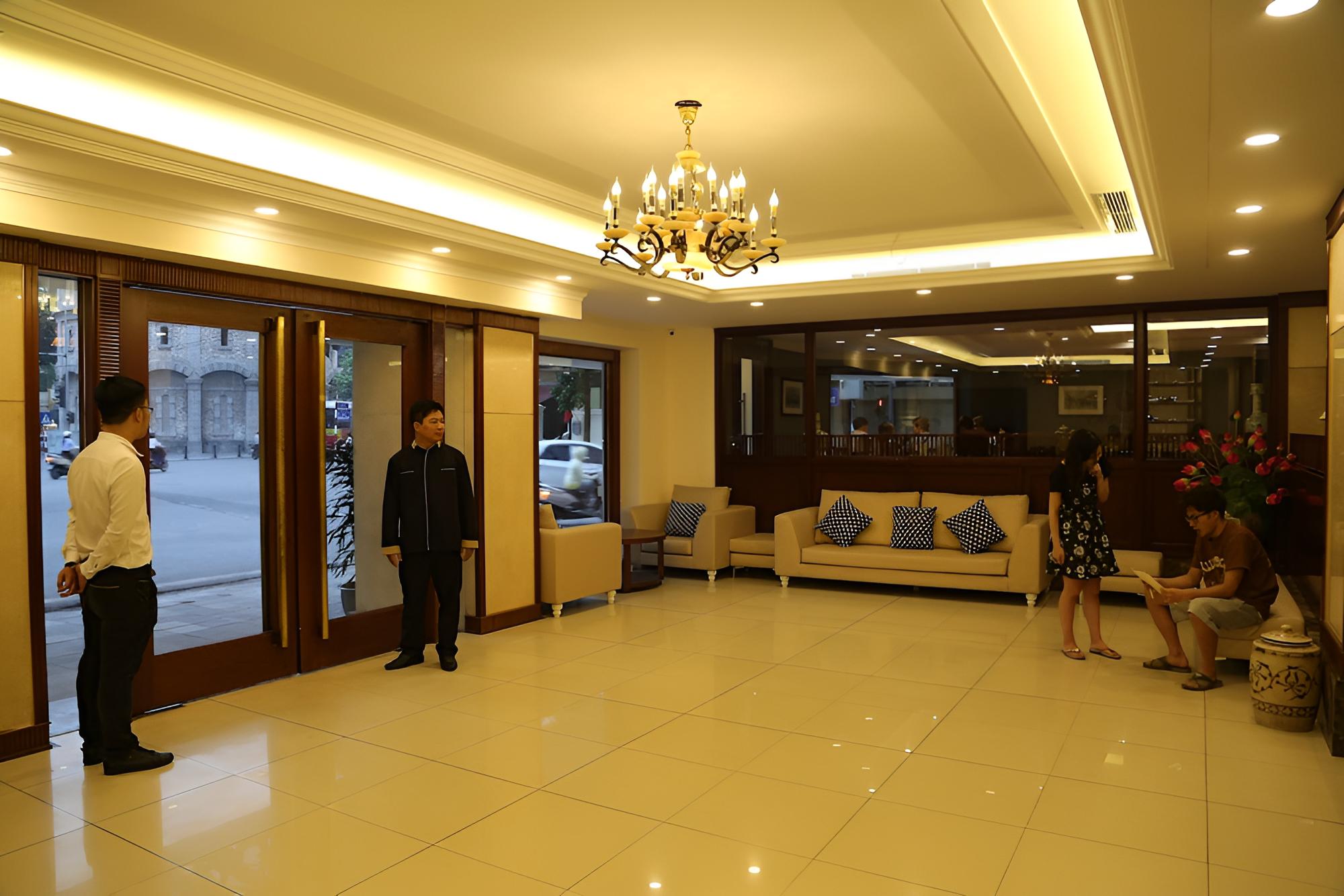 Mon Regency Hotel