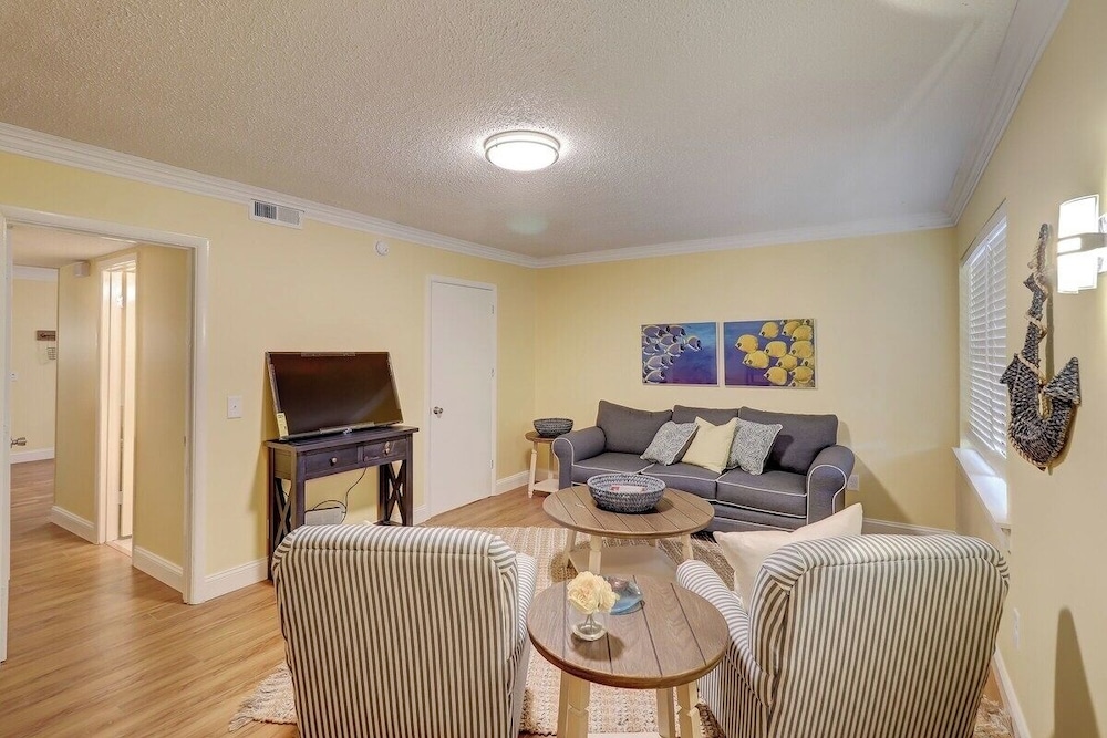 Family 2BR Retreat Near Beach + Pool Hilton Head