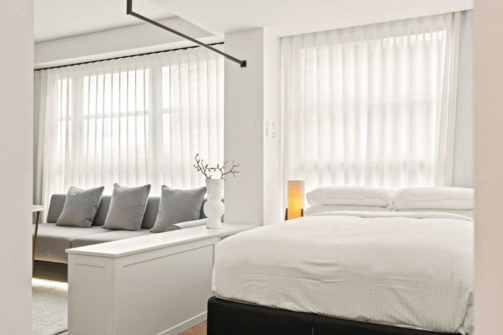 City Centre Studio by Hyde Park