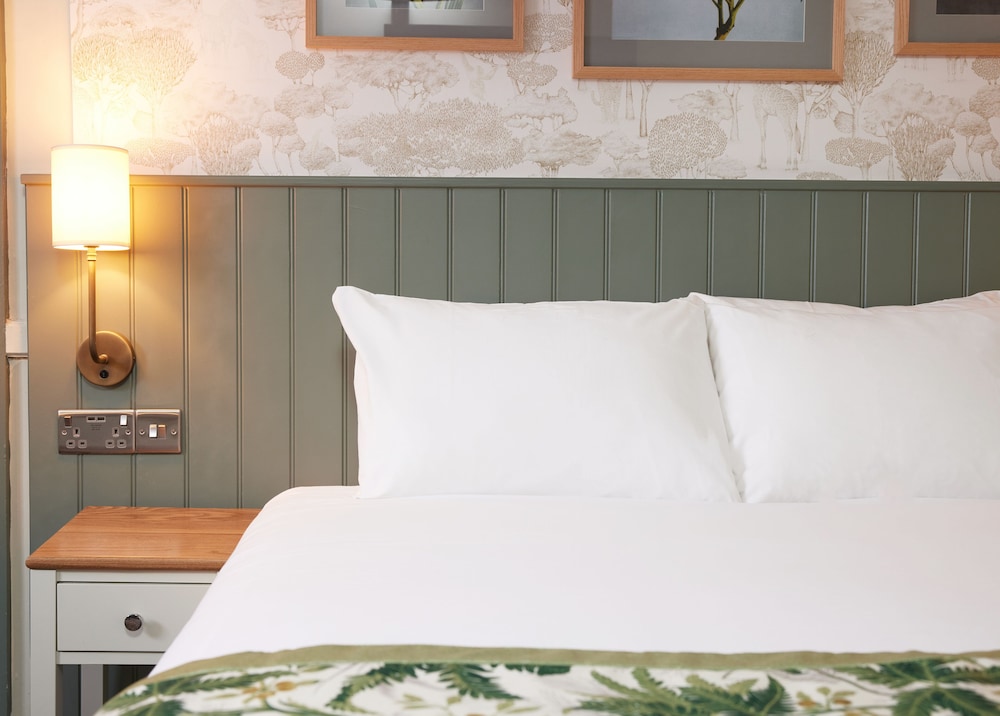 Kings Head Hotel by Greene King Inns