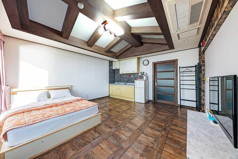 Sea Island Pension view 2
