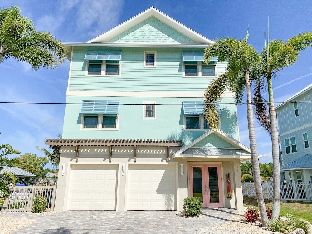 135 Island Escape: 5br Home W/ Pool And Spa! 5 Bedroom Home