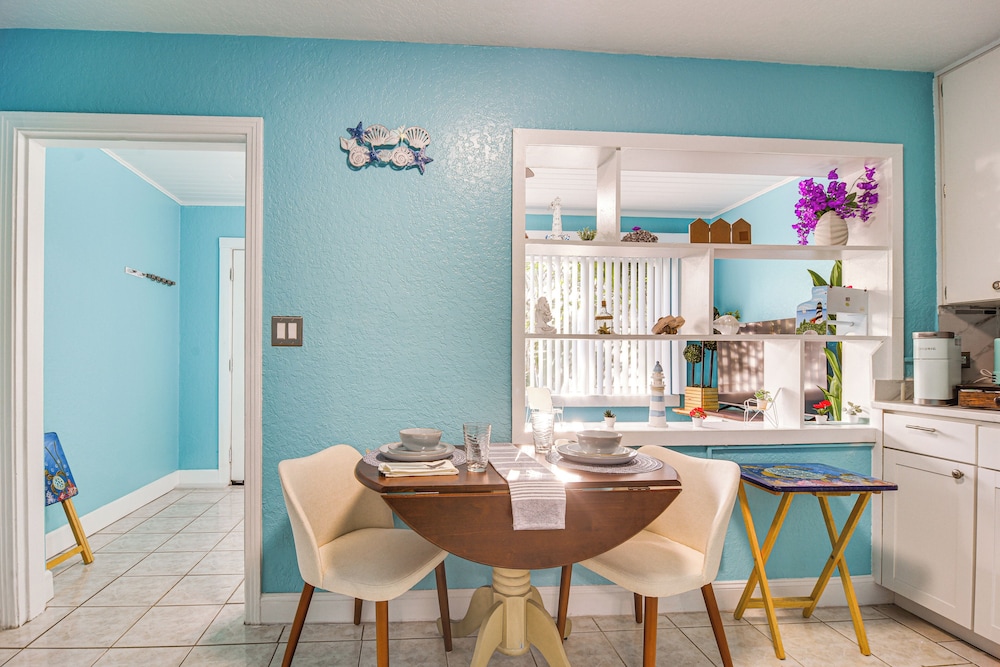 7 Mi to Dtwn: Cozy Studio in St Pete Beach!