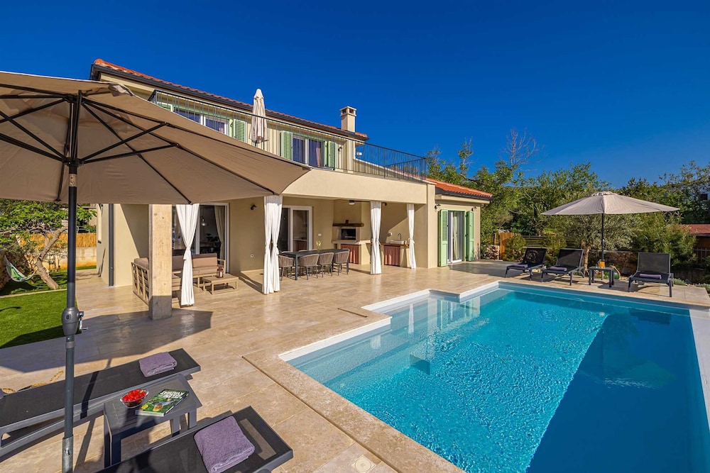 Villa Beachfront With 4 Bedrooms and 3 5 Bathrooms