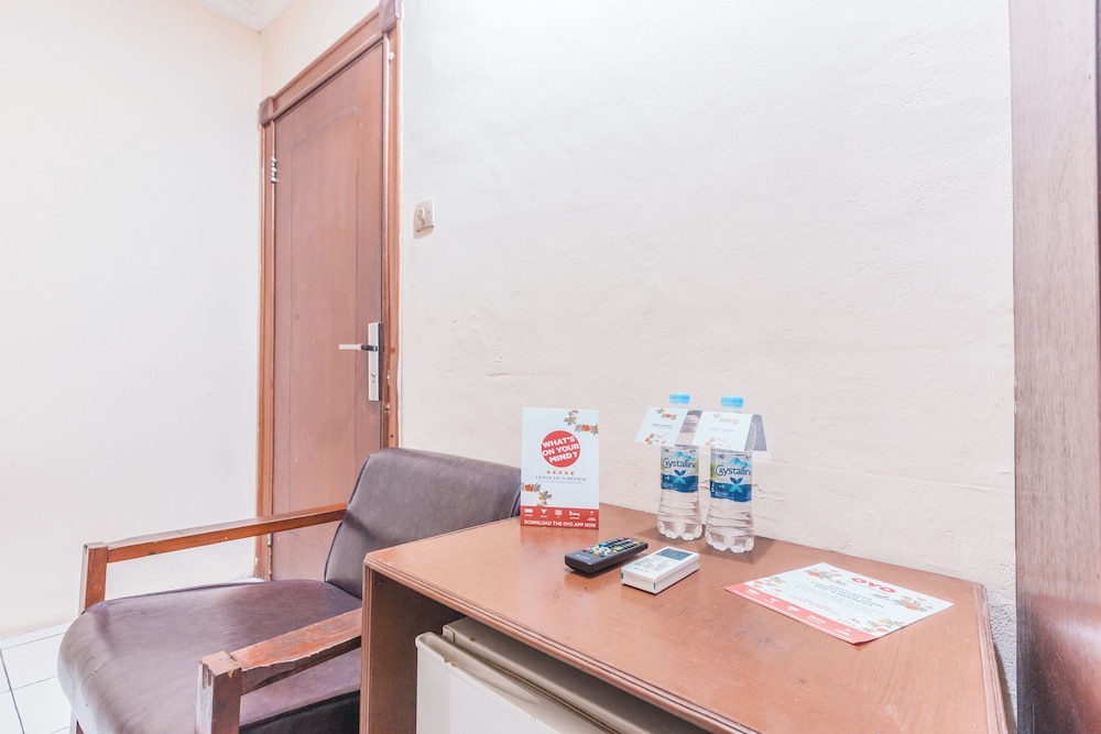 OYO 94759 Hotel Taman Cibinong